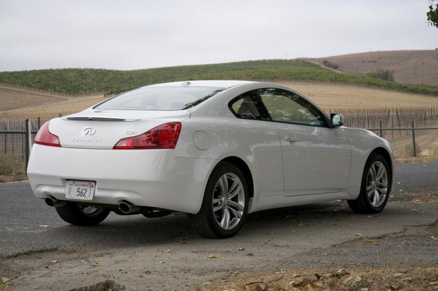  Infiniti G37x Coupe 2009 года  (фото 4 из 16)
